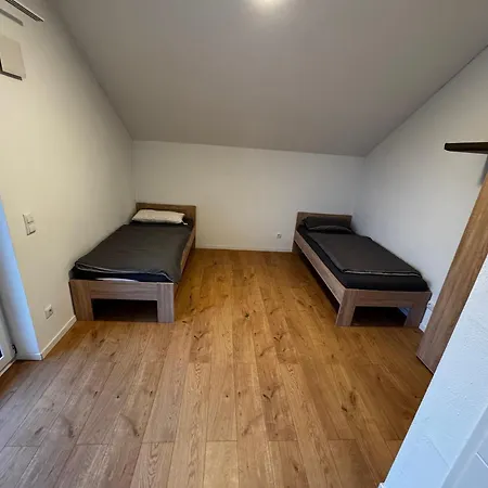Moderne 4 Personen 아파트 *